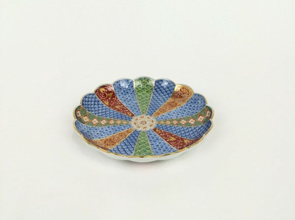 Chrysanthemum Pattern No. 5 Side Plate 16cm Hayashikuro Kiln Made in Japan